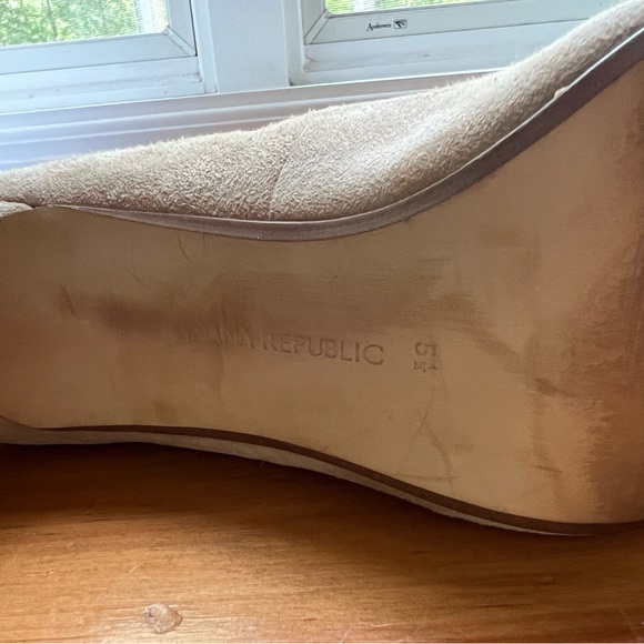 Banana Republic Strappy Studded Heels 5.5 - Picture 8 of 10